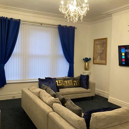 בלקפול Agapi Apartment - Sea View Sleeps Ten מראה חיצוני תמונה