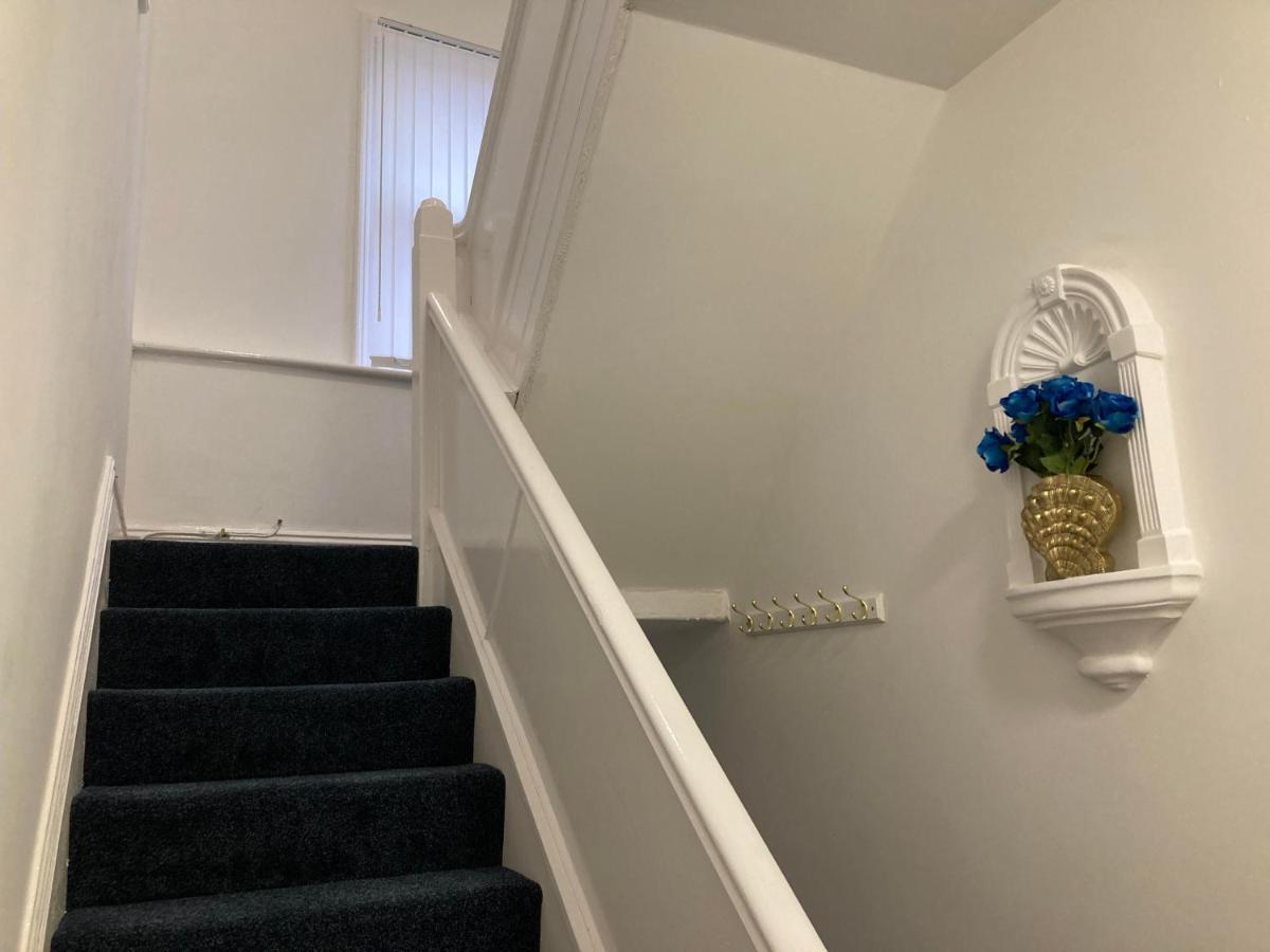 בלקפול Agapi Apartment - Sea View Sleeps Ten מראה חיצוני תמונה